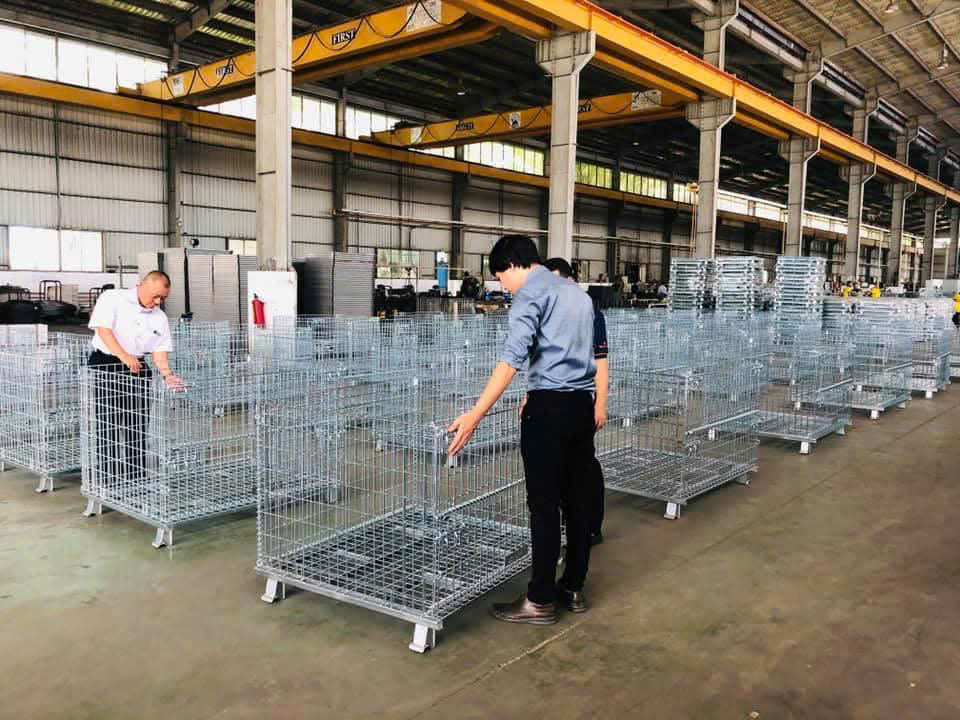pallet-luoi-long-tru-hang