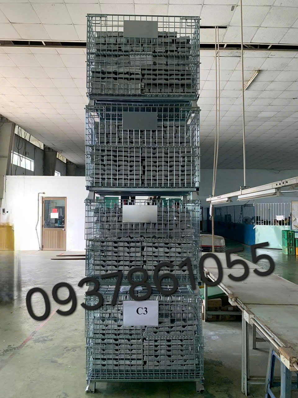 lồng sắt xếp chồng