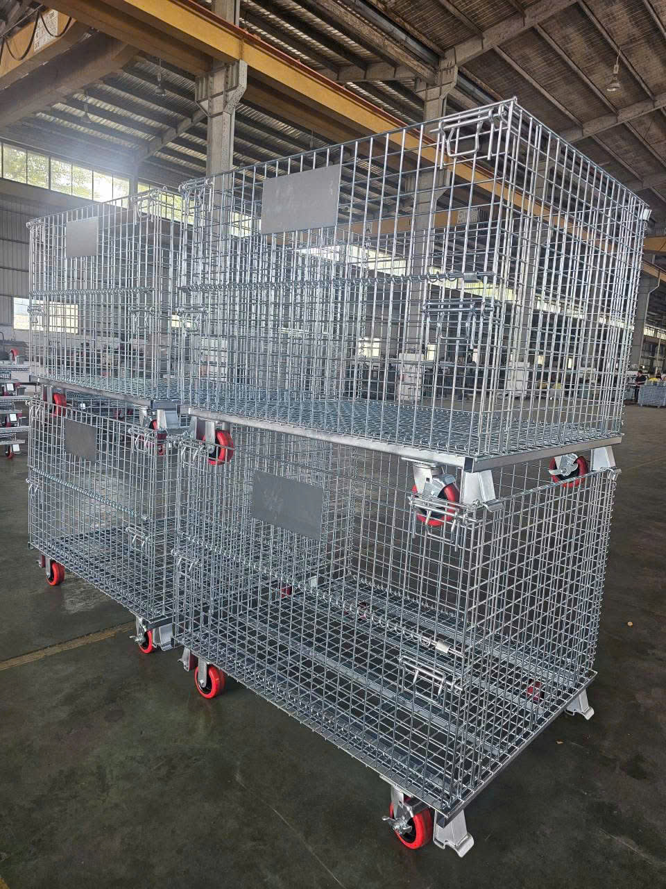 kho lồng sắt có bánh xe